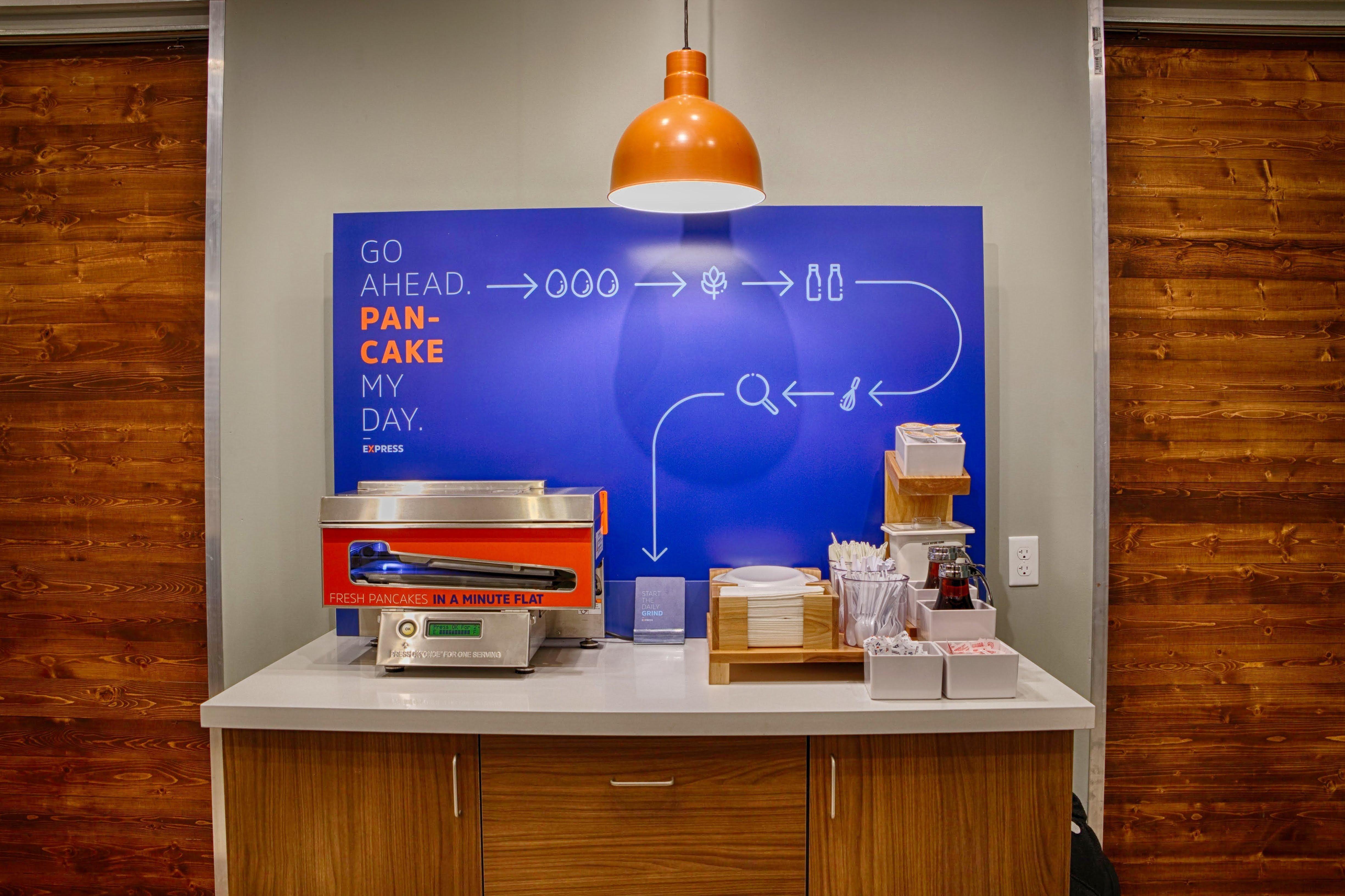 Holiday Inn Express Orlando - South Park By Ihg Williamsburg Buitenkant foto